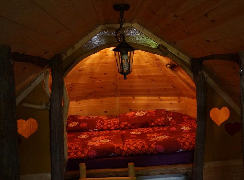 Pálmonostora Chy-Kara Farm Camping Bed & Breakfast エクステリア 写真